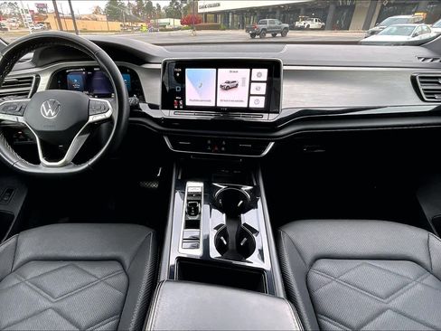 Used 2024 Volkswagen Atlas Cross Sport SE image 15