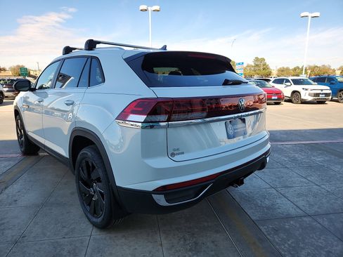 New 2026 Volkswagen Atlas Cross Sport SE image 5