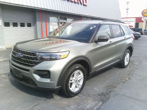 Used 2020 Ford Explorer XLT w/ Comfort Package AWD/4WD image 11
