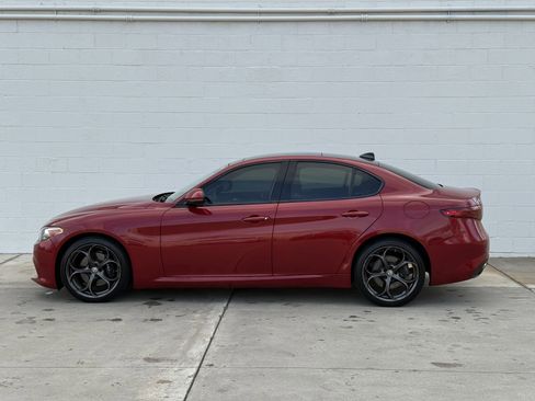 Used 2017 Alfa Romeo Giulia Ti w/ TI 19" Sport Package image 4