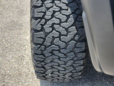 Used 2022 Ford F150 Raptor w/ Equipment Group 801A High AWD/4WD image 11