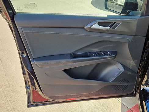 New 2026 Volkswagen Taos SE image 13