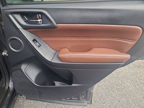 Used 2018 Subaru Forester 2.5i Touring AWD/4WD image 37