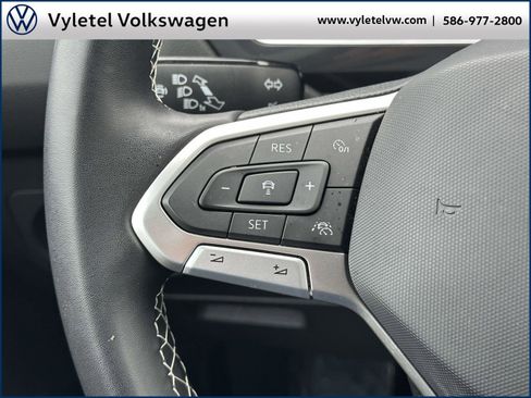 Certified 2022 Volkswagen Tiguan SE image 24
