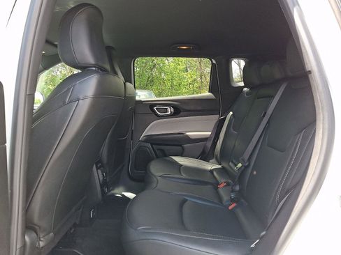 Used 2025 Jeep Compass Limited AWD/4WD image 10