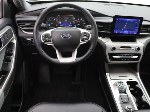 Used 2023 Ford Explorer XLT w/ Equipment Group 202A image 13