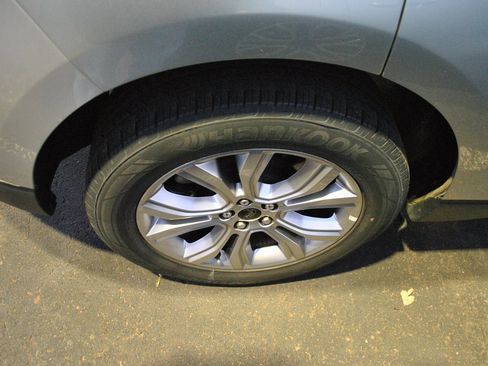 Used 2024 Ford Edge Titanium image 31