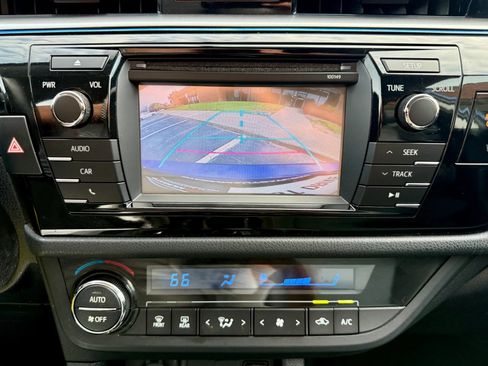 Used 2014 Toyota Corolla S FWD image 19
