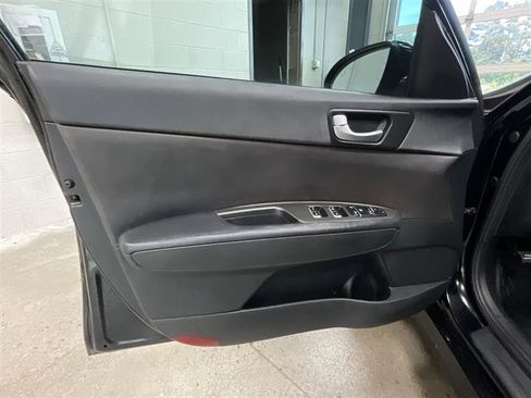 Used 2020 Kia Optima LX FWD image 9