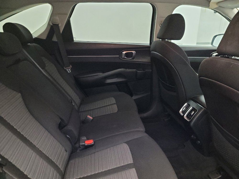 Used 2022 Kia Sorento LX FWD image 19