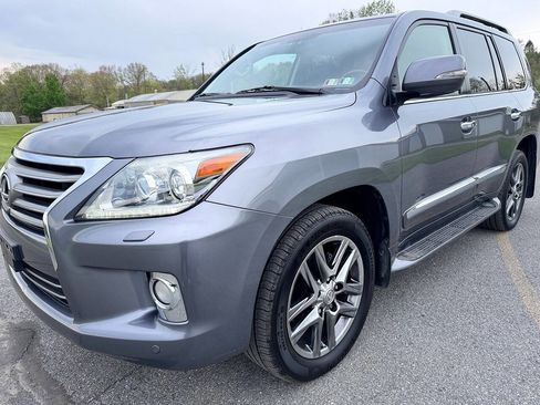 Used 2013 Lexus LX 570 4WD w/ Luxury Pkg image 3