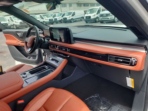 New 2025 Lincoln Aviator Reserve w/ Illumination Package image 19