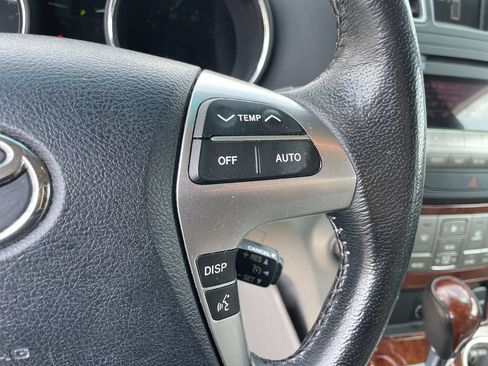 Used 2011 Toyota Highlander Limited w/ Tow Pkg FWD image 17