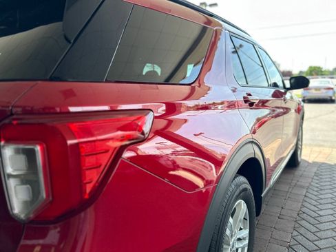 Used 2020 Ford Explorer XLT AWD/4WD image 12