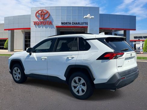 Used 2021 Toyota RAV4 LE FWD image 4