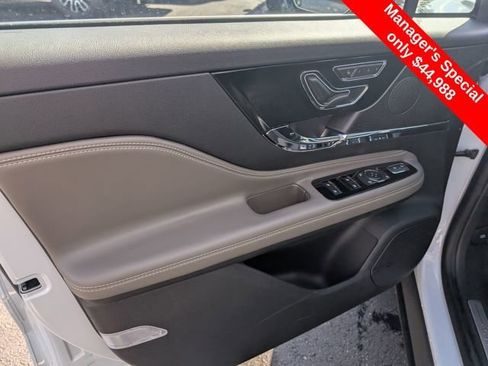 Used 2026 Lincoln Corsair Premiere AWD/4WD image 15