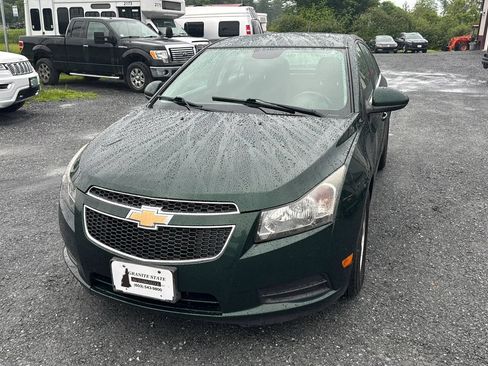 Used 2014 Chevrolet Cruze LT FWD image 2