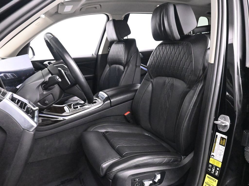 Used 2023 BMW X7 xDrive40i w/ Premium Package AWD/4WD image 11