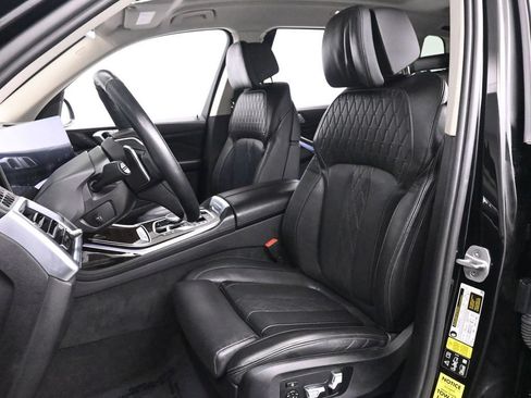 Used 2023 BMW X7 xDrive40i w/ Premium Package AWD/4WD image 11