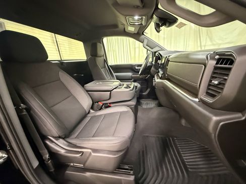 Used 2024 Chevrolet Silverado 2500 LT w/ Convenience Package AWD/4WD image 18