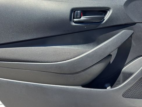 Certified 2025 Toyota Corolla LE FWD image 10