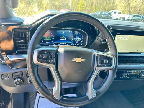 Used 2023 Chevrolet Silverado 1500 LT AWD/4WD image 18