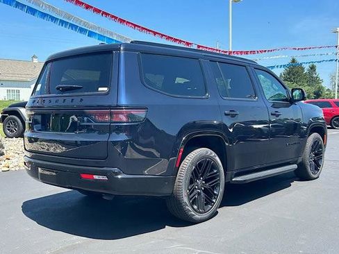 New 2025 Jeep Wagoneer Series II w/ Convenience Group I image 2