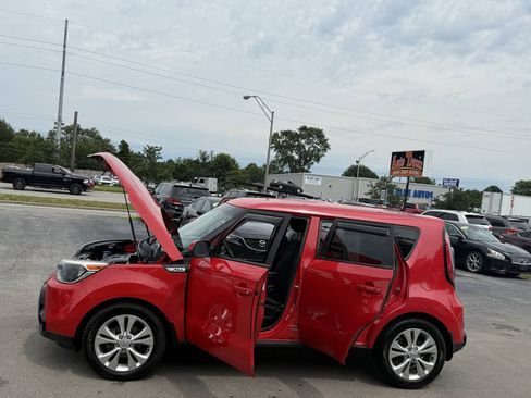 Used 2016 Kia Soul + FWD image 20