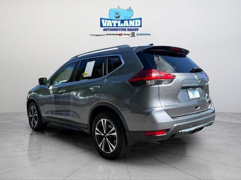 Used 2019 Nissan Rogue SV w/ Premium Package image 3