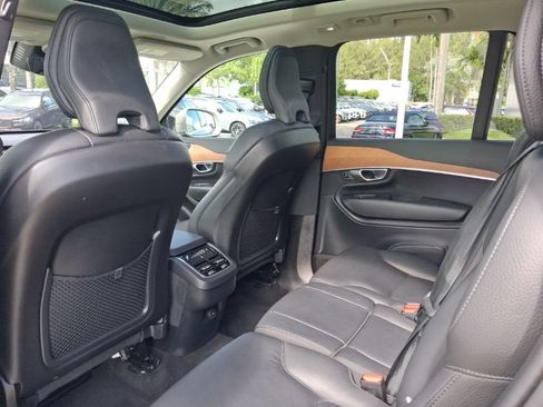 Used 2024 Volvo XC90 B5 Plus w/ Protection Package Premier AWD/4WD image 7