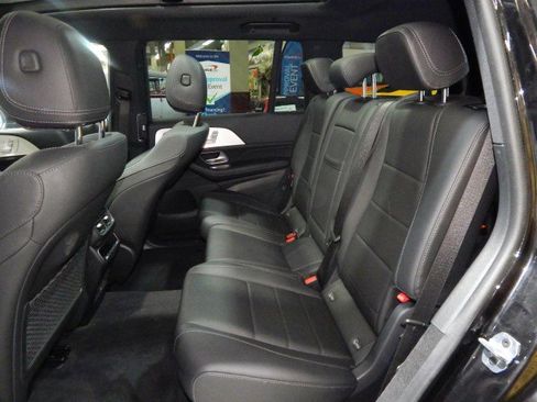 Used 2024 Mercedes-Benz GLS 450 4MATIC image 32