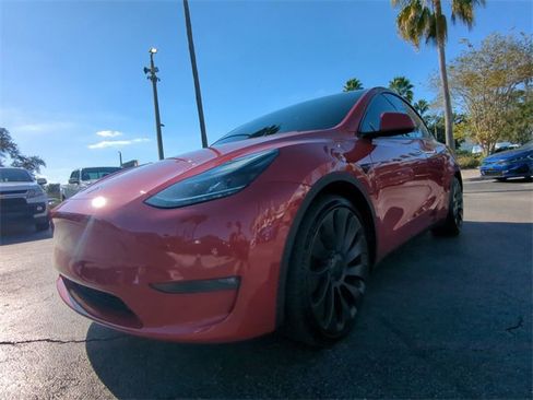 Used 2022 Tesla Model Y Performance image 9