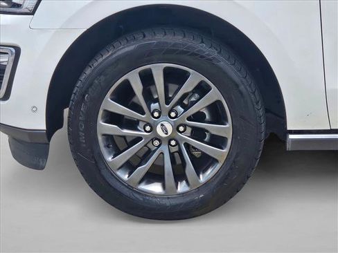 Used 2021 Ford Expedition Limited RWD image 14