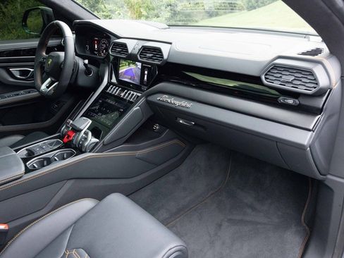 Used 2024 Lamborghini Urus S image 51