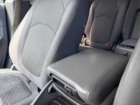 Used 2012 Chevrolet Traverse LS FWD image 29
