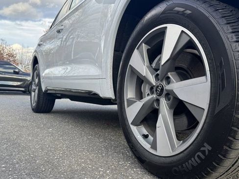 Certified 2025 Audi Q5 2.0T Premium w/ Convenience Plus Package image 9