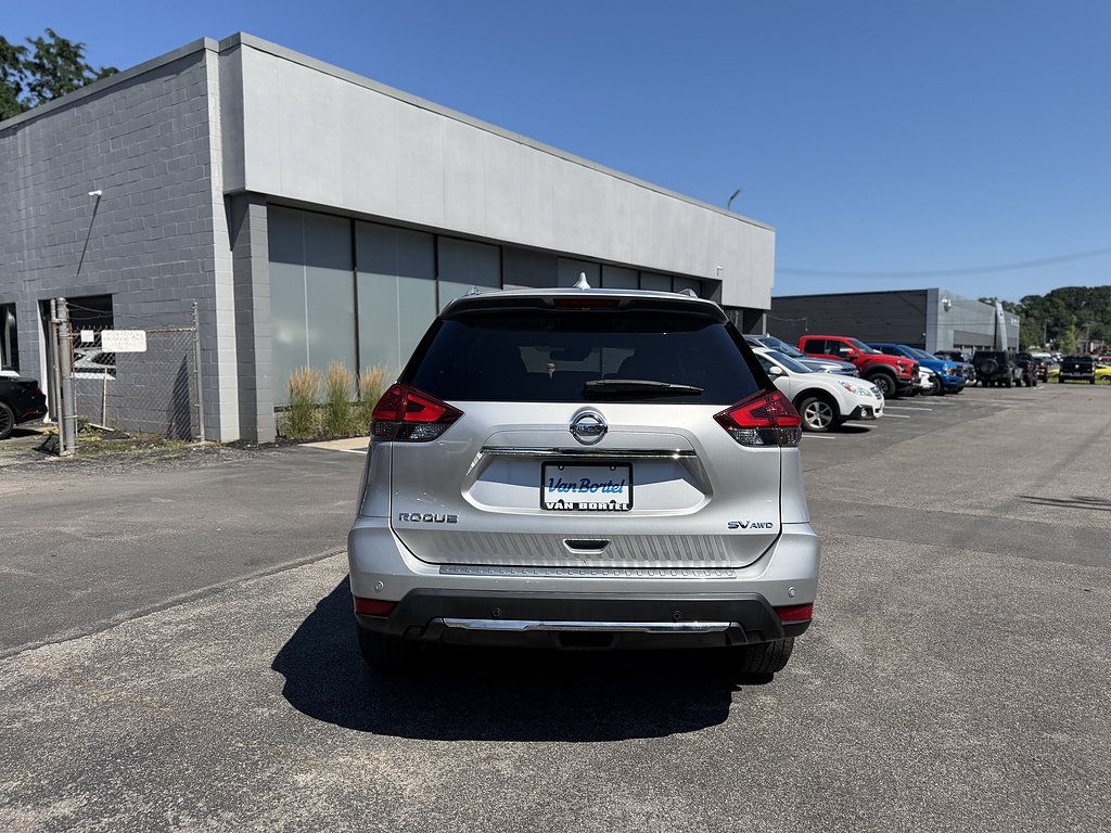 Used 2019 Nissan Rogue SV w/ Premium Package AWD/4WD image 6
