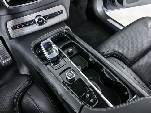 Certified 2023 Volvo XC90 B6 Ultimate AWD/4WD image 19