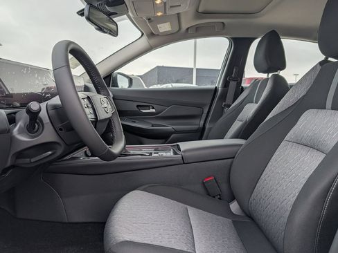 New 2026 Nissan Sentra SV w/ SV Convenience Package FWD image 5