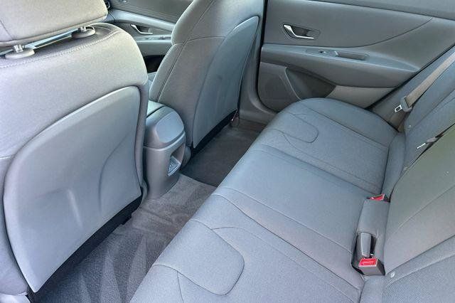 Certified 2026 Hyundai Elantra SE FWD image 12