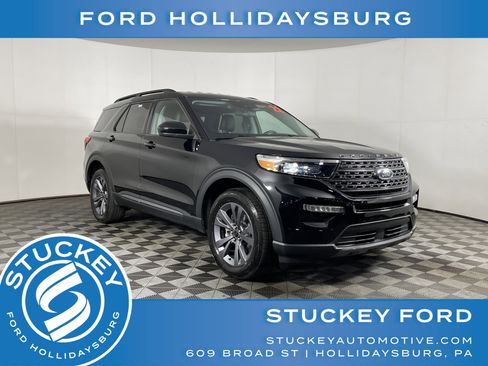 Used 2022 Ford Explorer XLT w/ Equipment Group 202A image 1