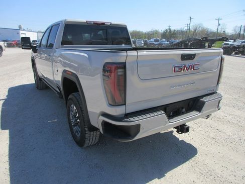 New 2026 GMC Sierra 2500 AT4 w/ AT4 Premium Plus Package AWD/4WD image 7