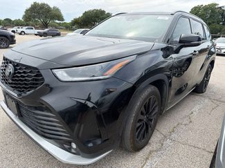 Used 2024 Toyota Highlander XSE FWD video 1