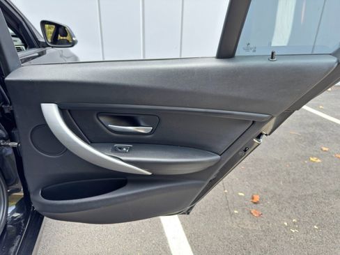 Used 2017 BMW 320i xDrive Sedan image 41