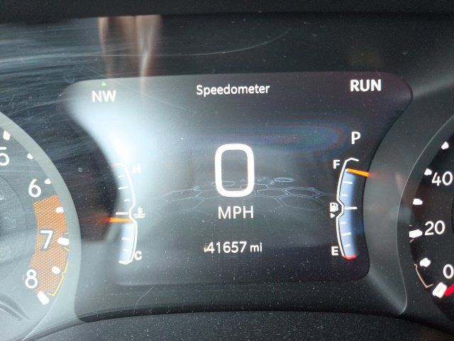 Used 2025 Jeep Compass Trailhawk AWD/4WD image 39
