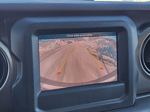 Used 2021 Jeep Wrangler Sport S image 12