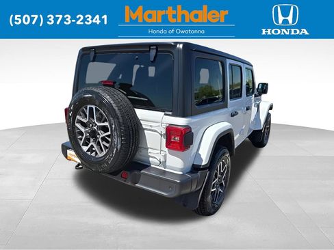 Used 2024 Jeep Wrangler Unlimited Sahara w/ Technology Group AWD/4WD image 5