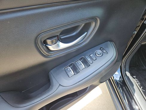 Certified 2025 Honda HR-V Sport image 14