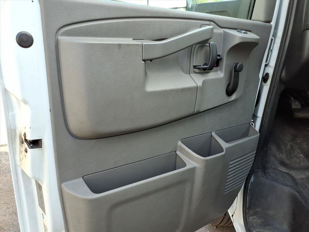Used 2020 GMC Savana 3500 Extended w/ Driver Convenience Package RWD image 11