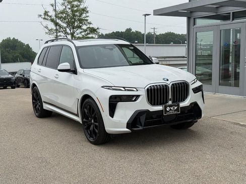 Used 2026 BMW X7 xDrive40i w/ Dynamic Handling Package AWD/4WD image 1